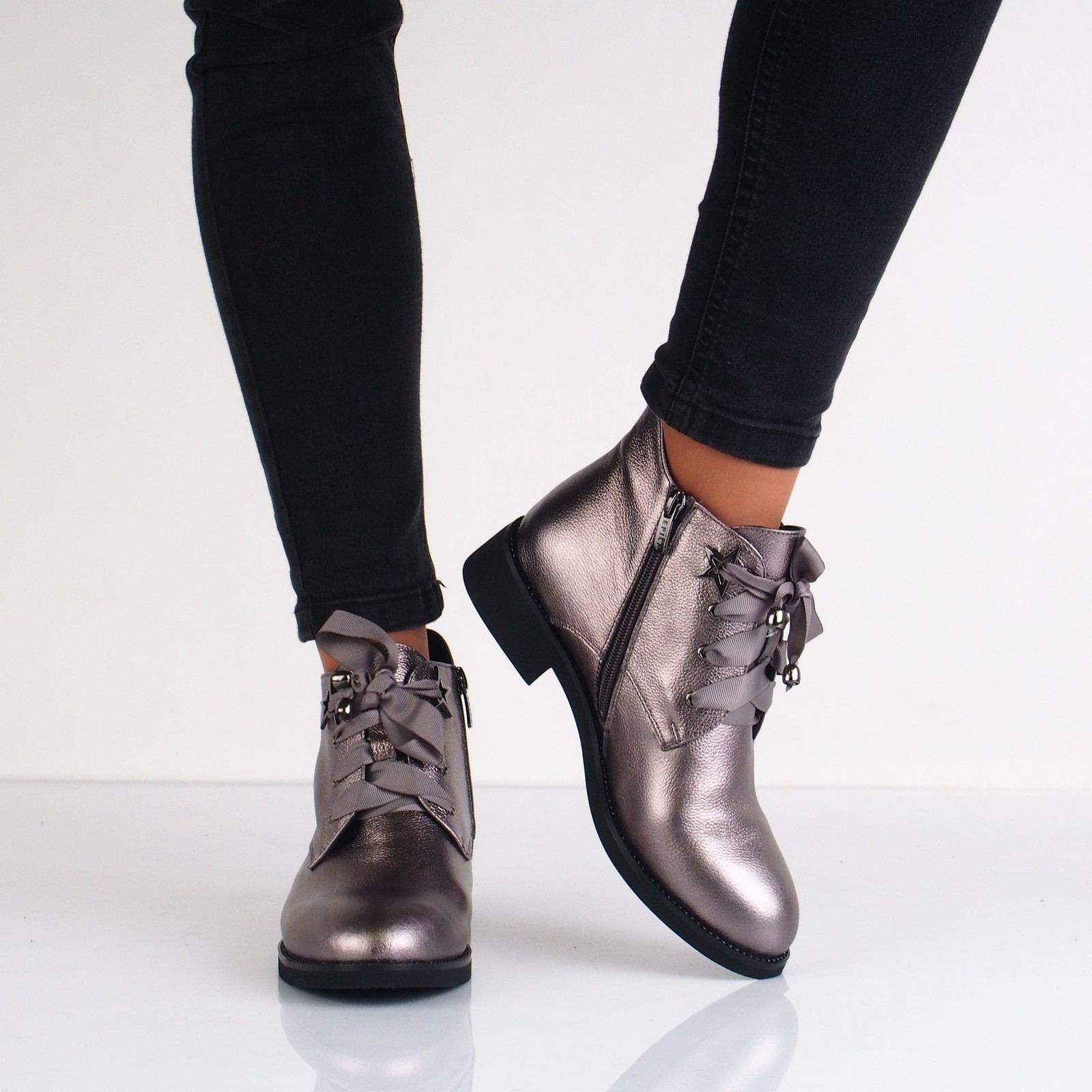 Boos Zwerver havik Epica women´s stylish leather ankle boots - silver | Robel.shoes