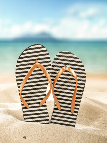 Sun, water, flip flops! | Robelshoes.eu